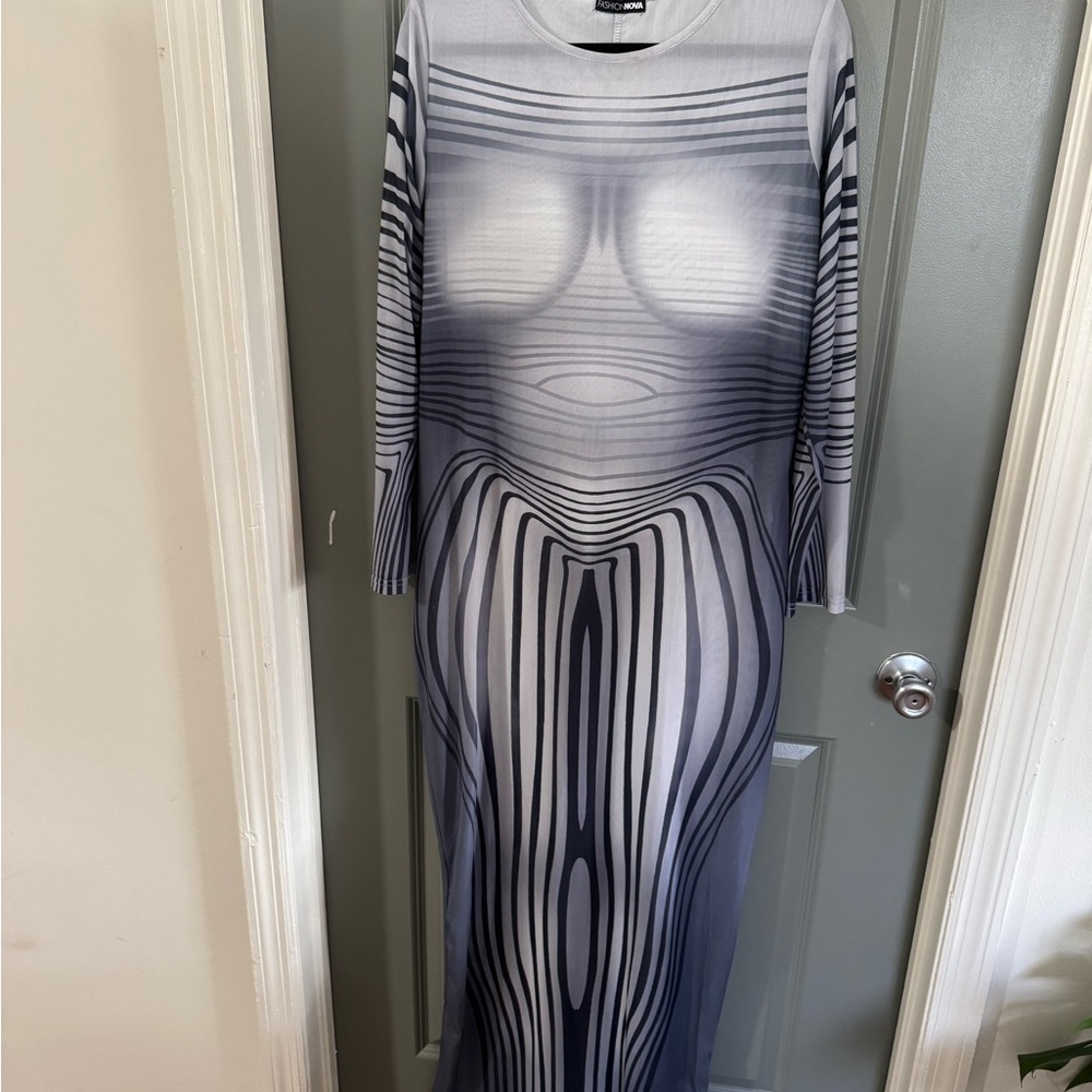 Fashion Nova Black and Gray Long Sleeve Bodycon Dress